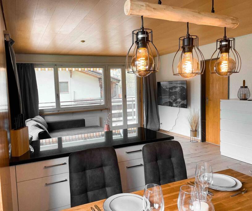 Swiss Alps Lodge Kandersteg Bagian luar foto