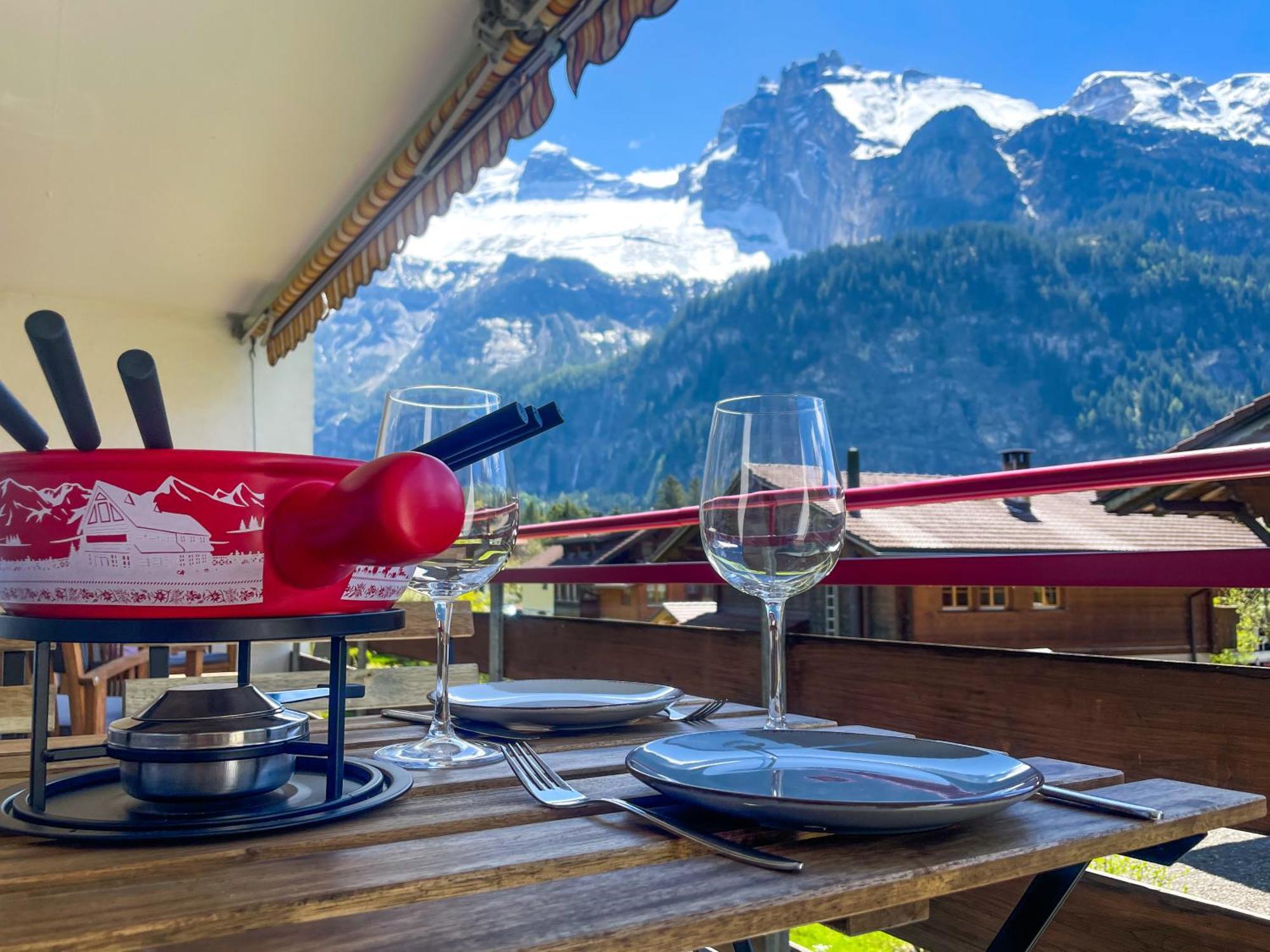 Swiss Alps Lodge Kandersteg Bagian luar foto